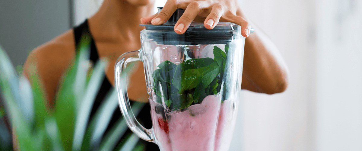 Berry and Spinach Flaxseed Smoothie - Fresh Face Skin