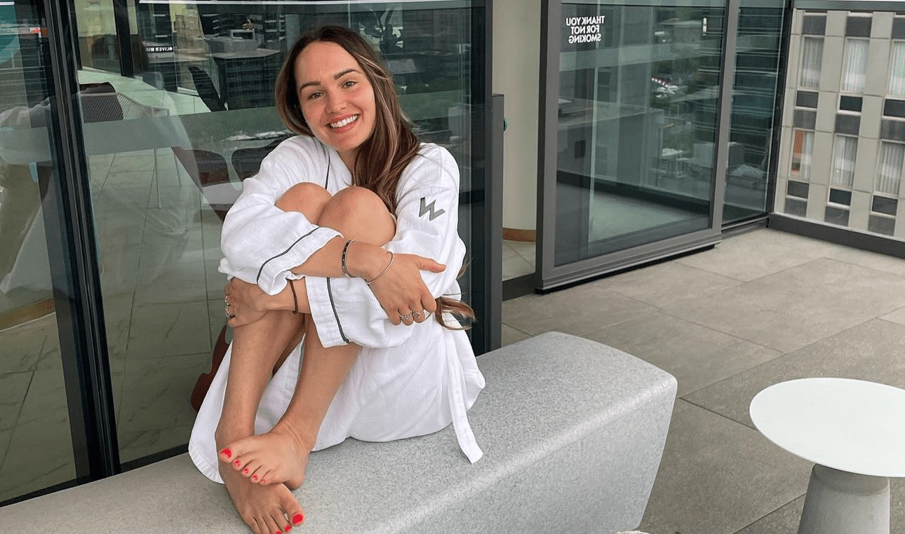 Amelia's Essential Travel Skincare Tips for Healthy Skin - Fresh Face Skin