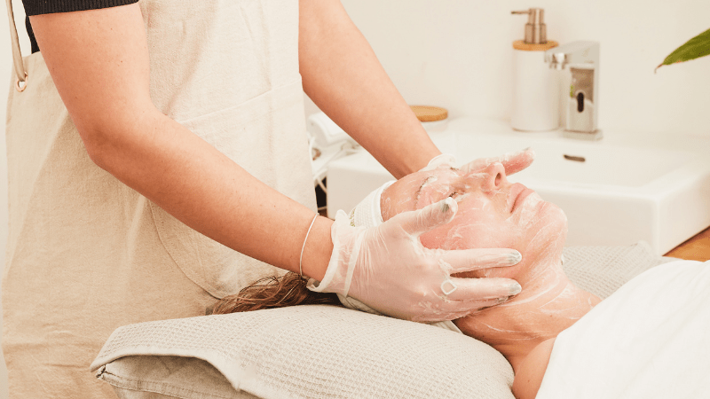 Why Does My Skin Still Feel Dry Even After Moisturising? - Fresh Face Skin