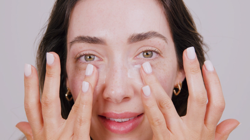 Dry Skin Around the Eyes: Causes, Triggers & What to Do